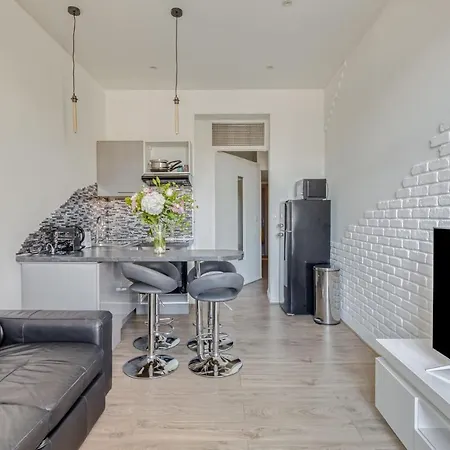 Guestready - Bright And Airy In Centre Ville Apartament Cannes